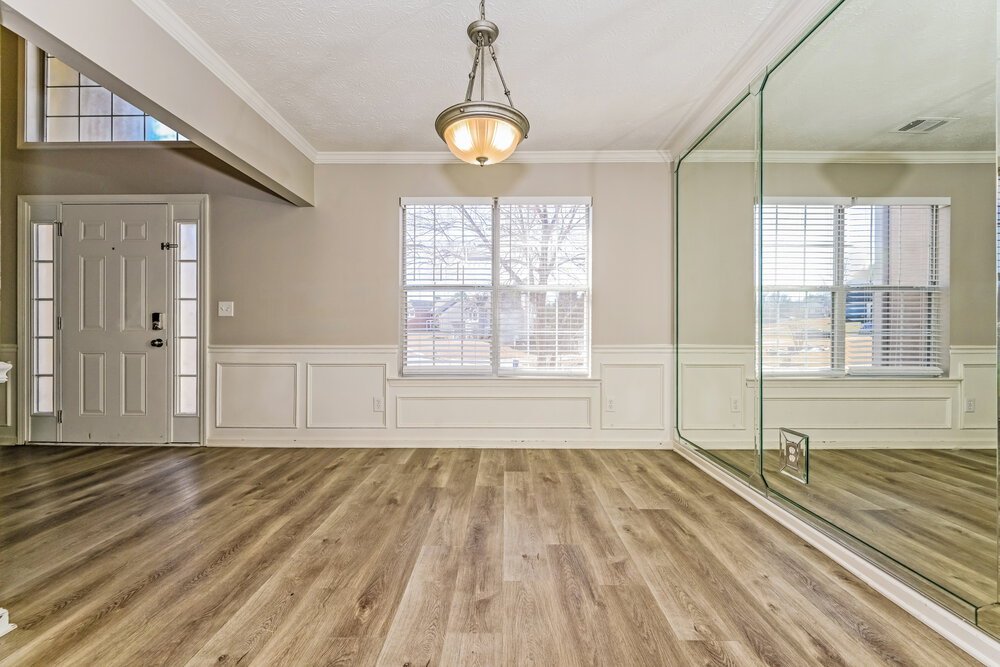4-Bed Rental on 654 Highpoint Way photo 6