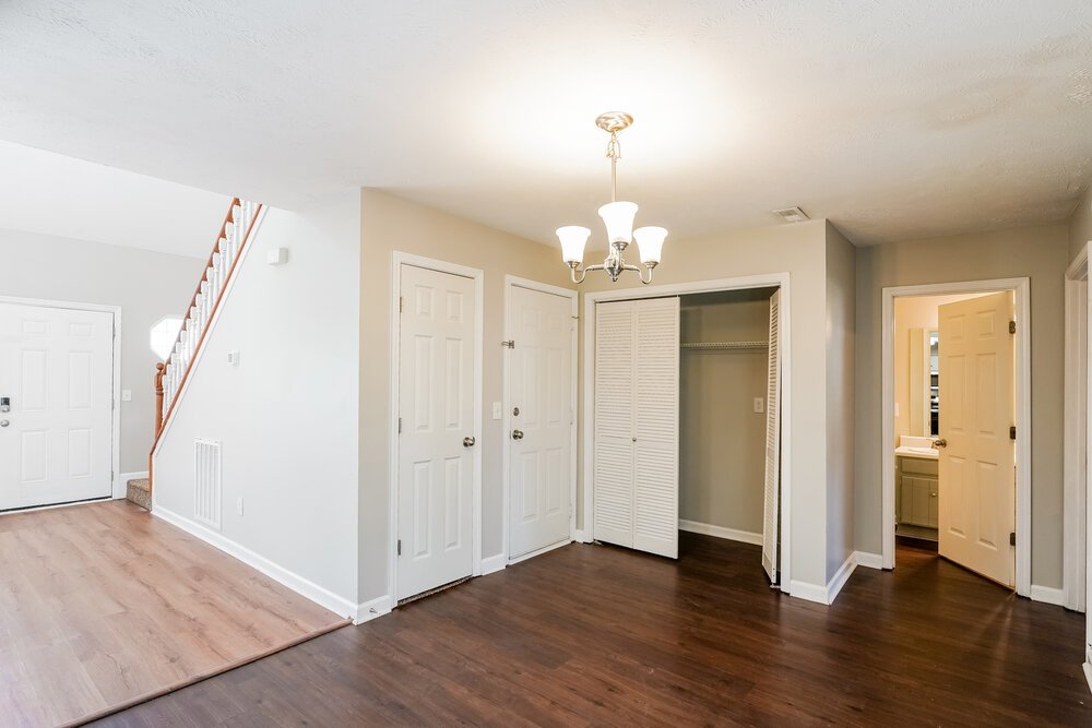 3-Bed Rental on 404 Barking Dr photo 6
