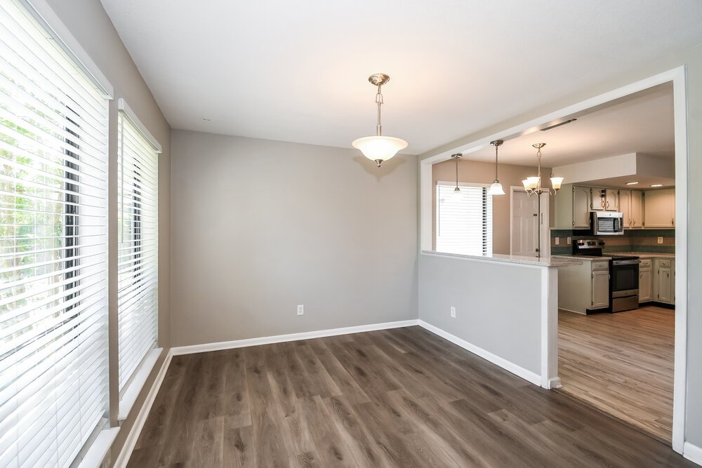 3-Bed Rental on 7152 Holiday Hill photo 6
