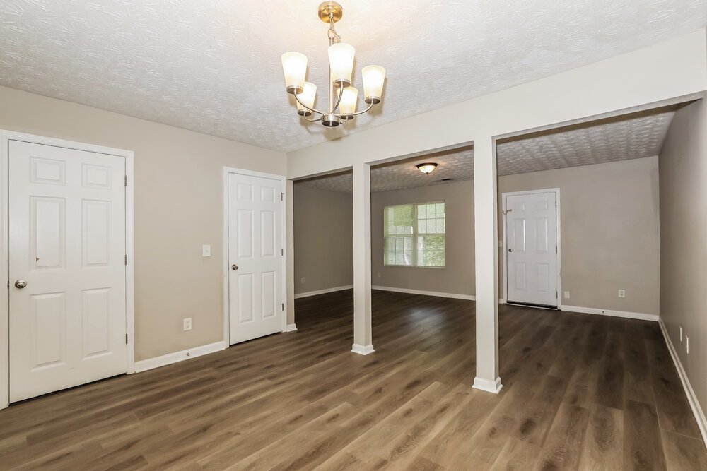 3-Bed Rental on 1902 Grove Way photo 6