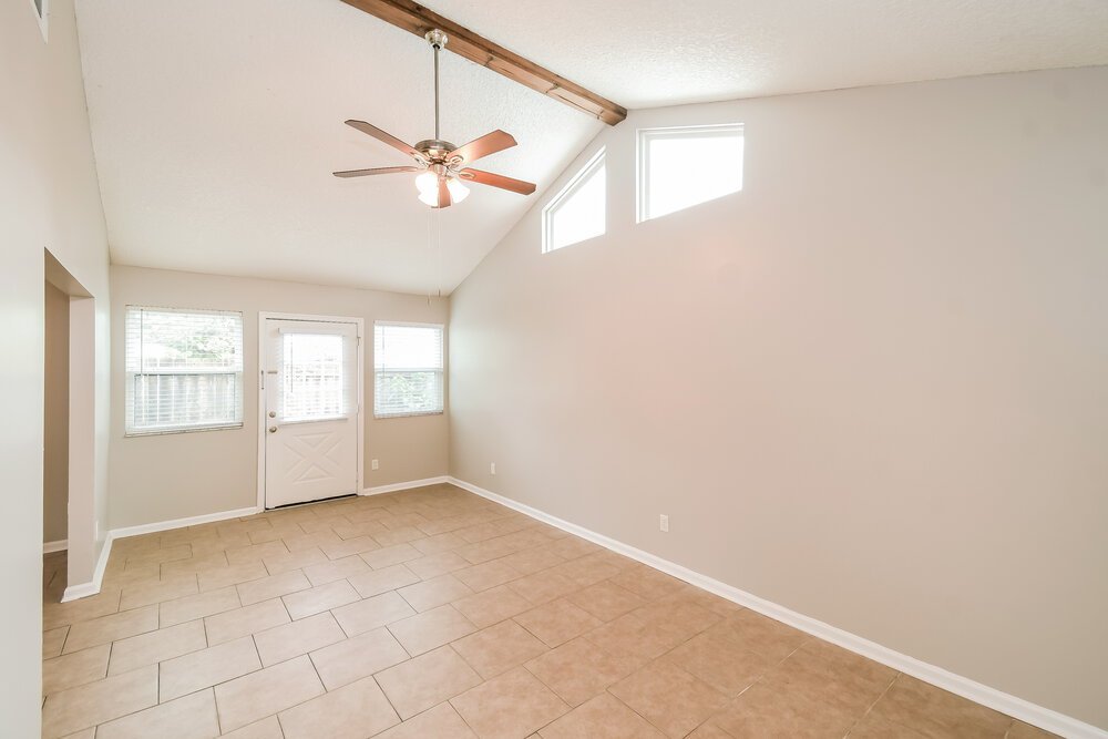 3-Bed Rental on 1967 Bluebird Run photo 6