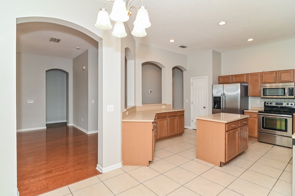4-Bed Rental on 1798 Chatham Village photo 6