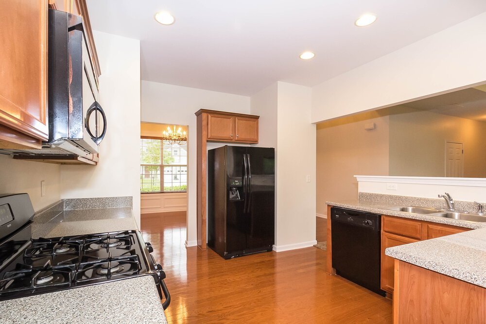 4-Bed Rental on 250 Lantana Dr photo 6