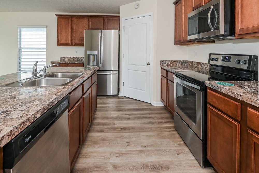 4-Bed Rental on 1944 Rock Springs photo 6