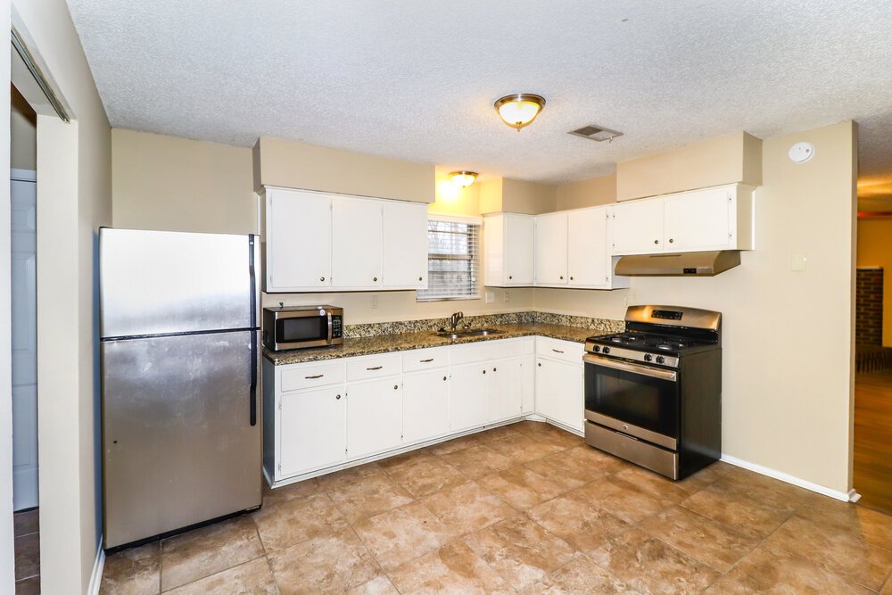 4-Bed Rental on 9091 S Wilderwood photo 6