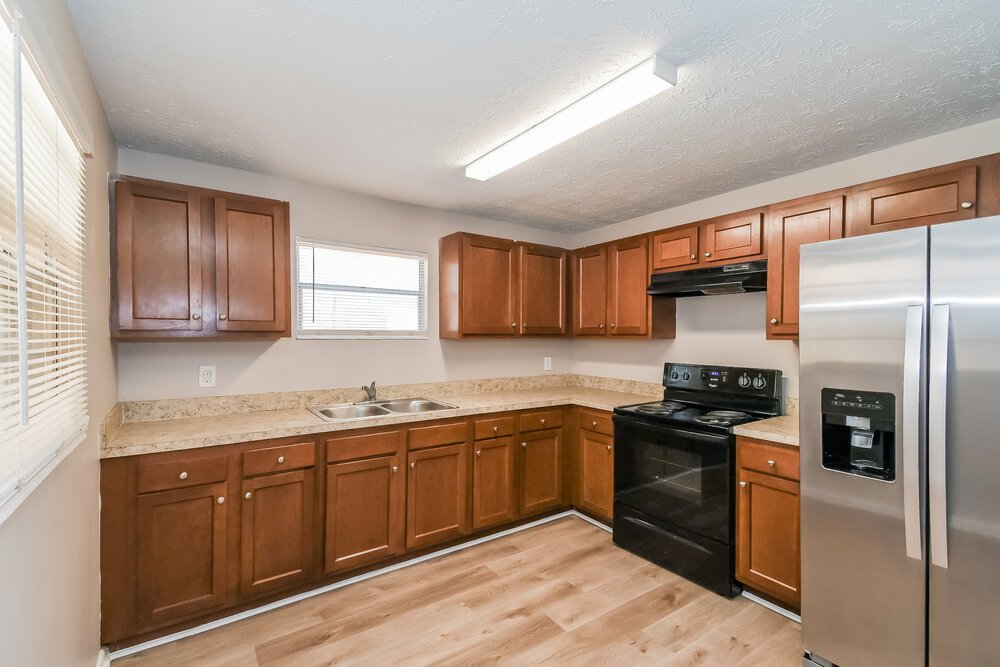 4-Bed Rental on 5664 Minocqua St photo 6