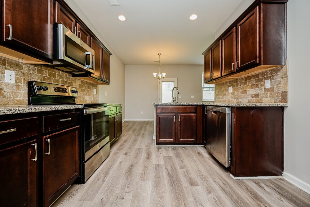 5-Bed Rental on 1156 Werre Way photo 6