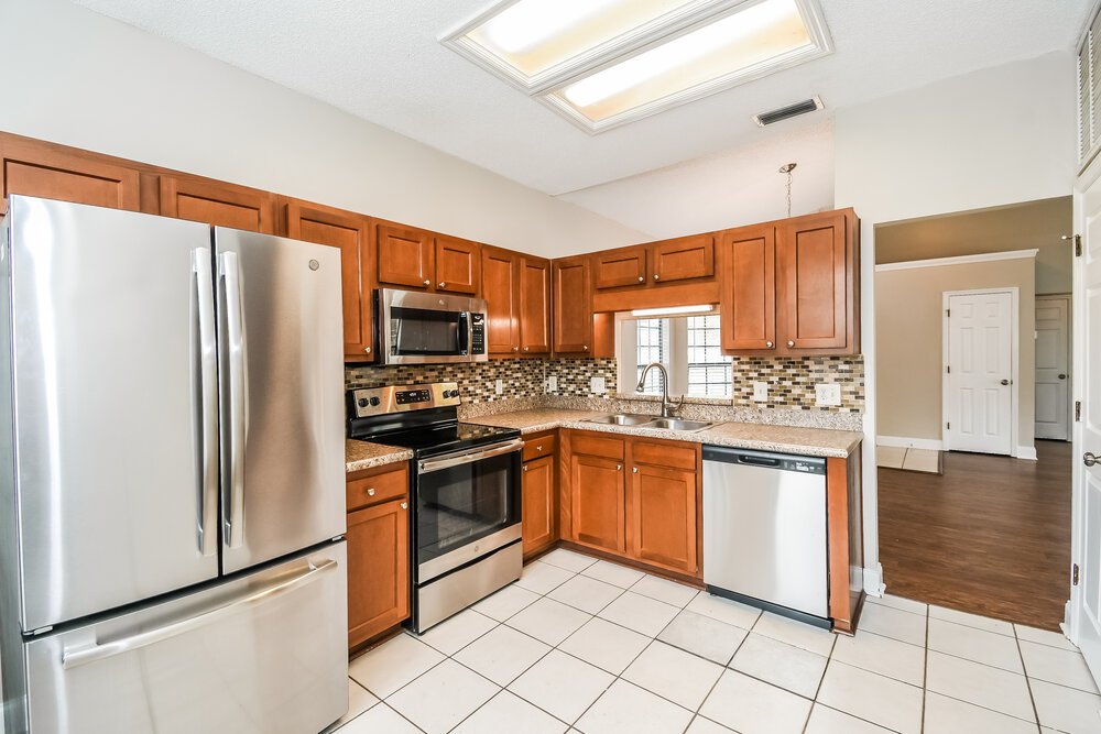 3-Bed Rental on 7711 Collins Ridge photo 6
