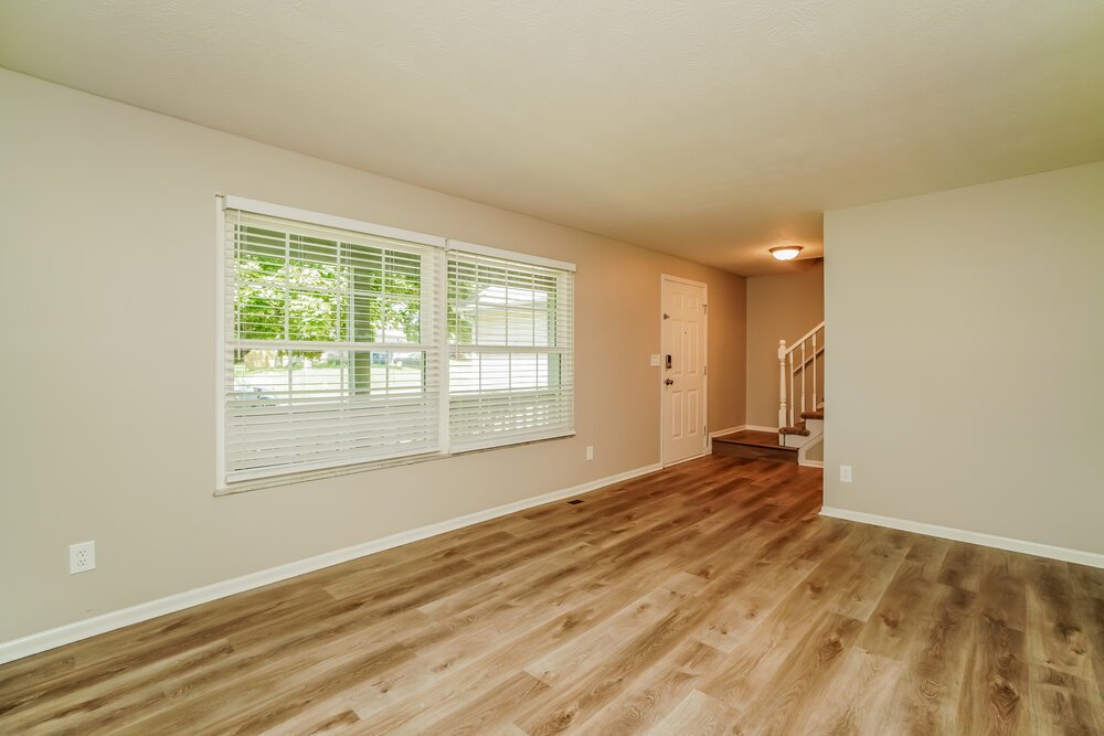 4-Bed Rental on 8437 Papillon Ave photo 6