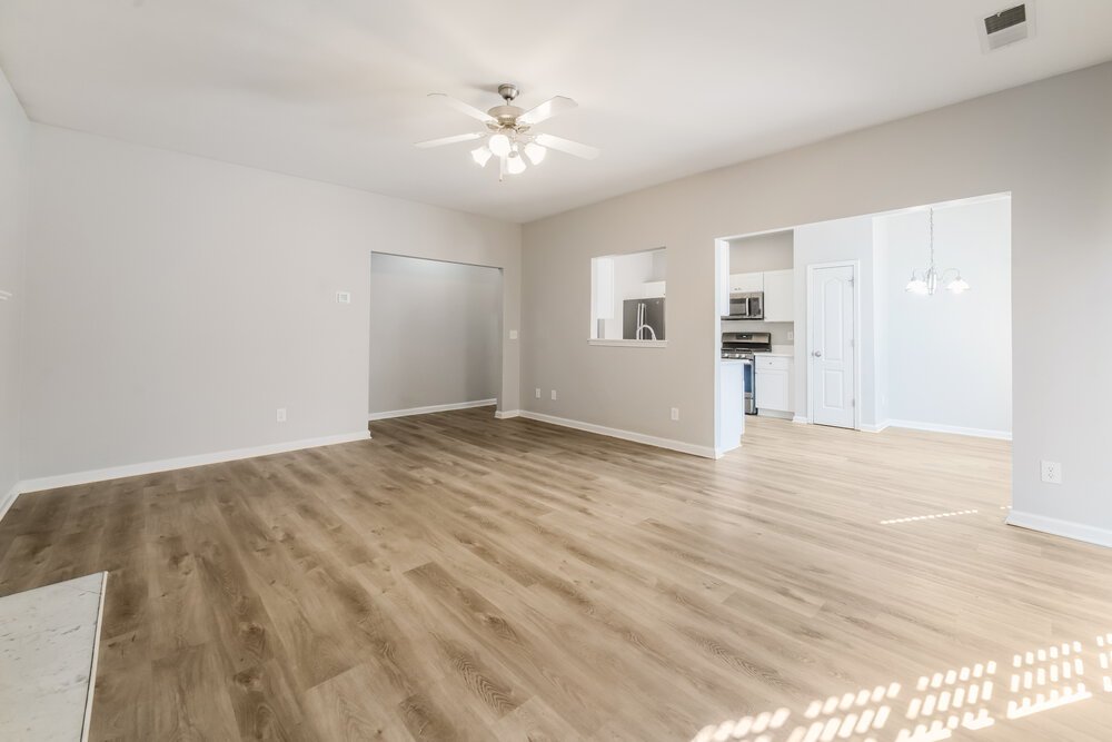 5-Bed Rental on 8074 Colton Creek photo 6