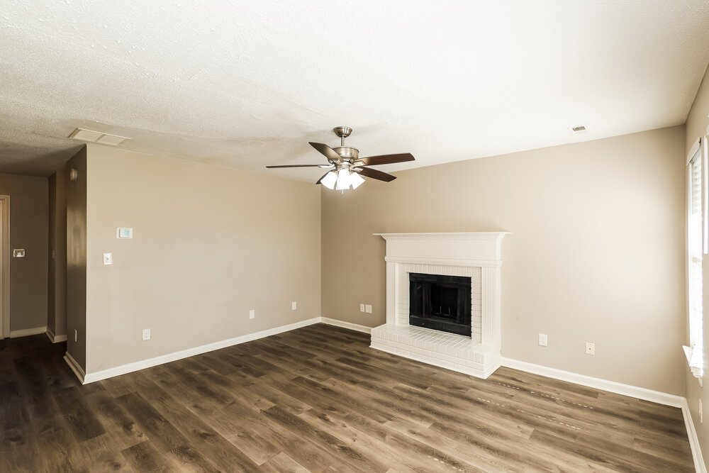 3-Bed Rental on 7605 Briar Crest photo 6