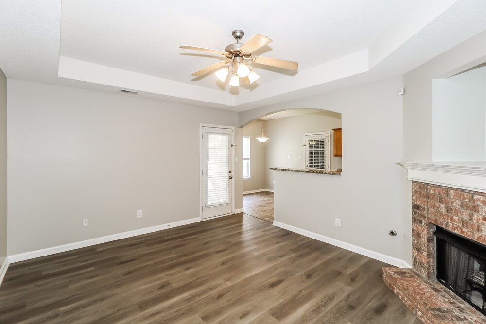 3-Bed Rental on 10093 Woodland Hills photo 6