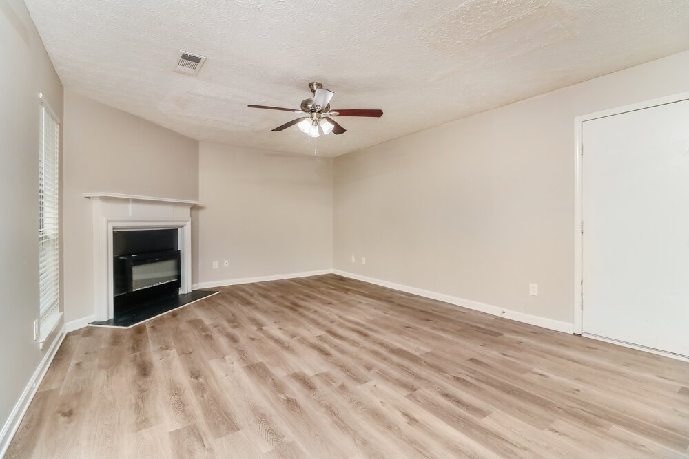 3-Bed Rental on 6514 Eastbriar Dr photo 6