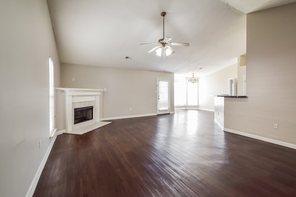 3-Bed Rental on 1708 Cherry Creek photo 6