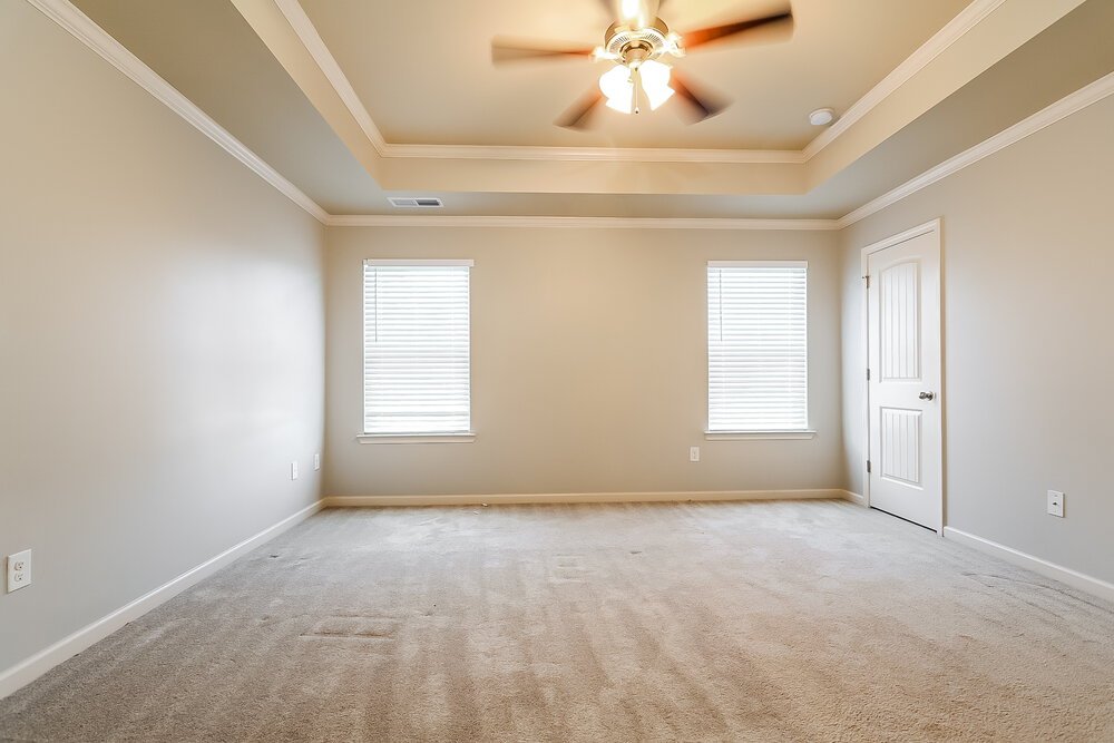 4-Bed Rental on 494 Lobdale Falls photo 6