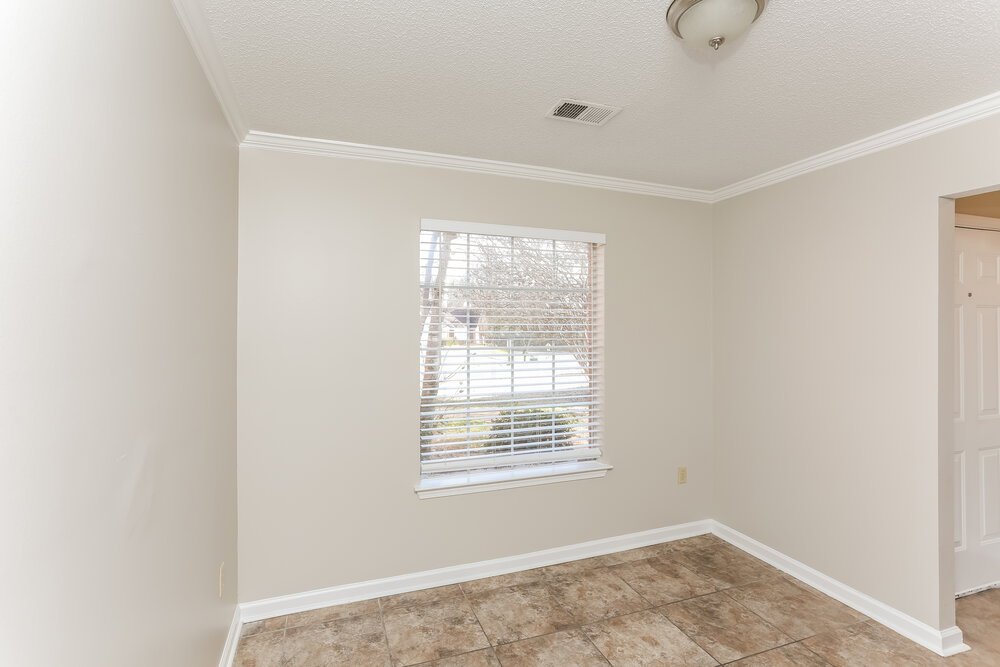3-Bed Rental on 6688 Ross Manor photo 6