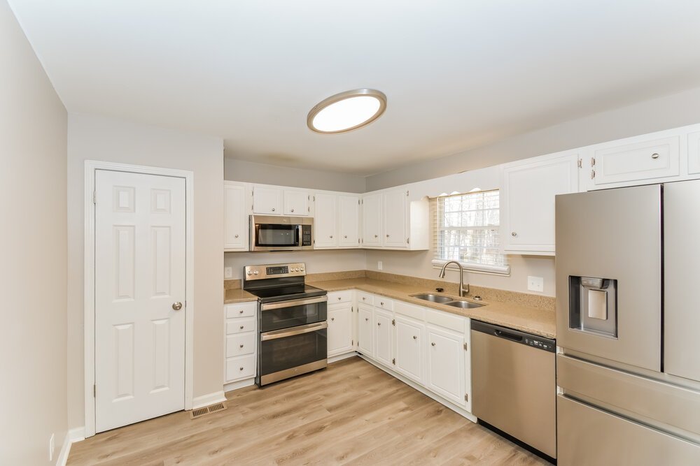 4-Bed Rental on 3336 Country Ridge photo 6