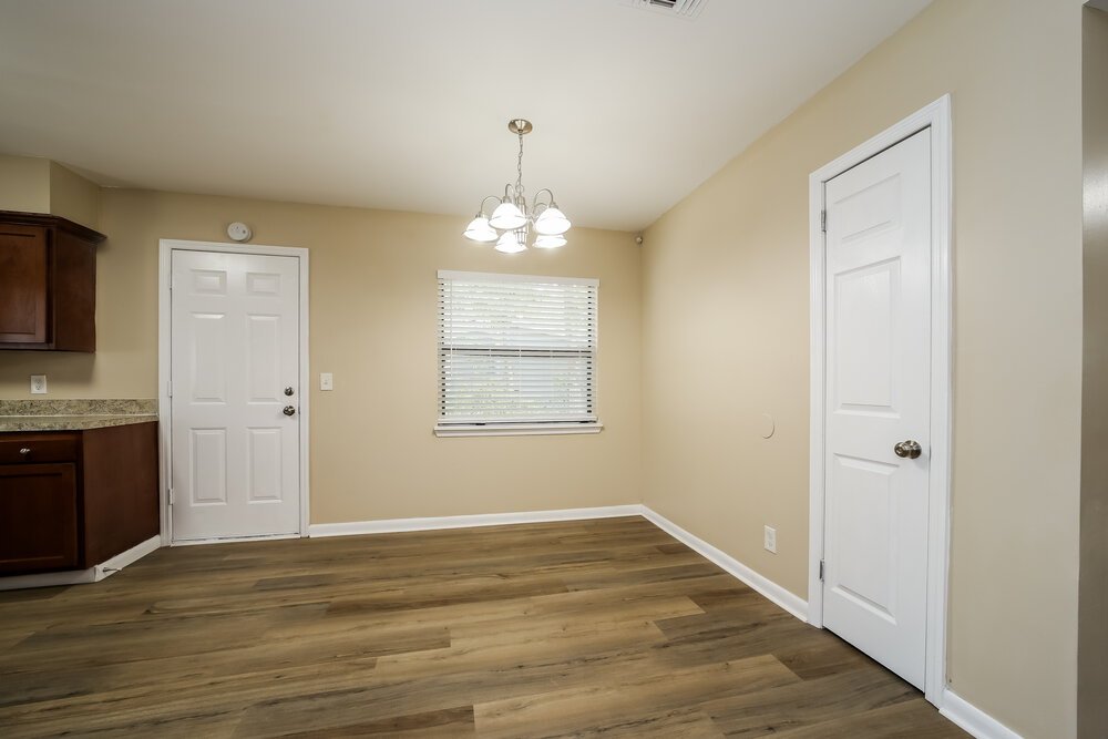 3-Bed Rental on 7580 Melvin Rd photo 6
