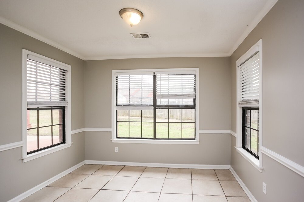 4-Bed Rental on 4466 Dawn Oaks photo 6