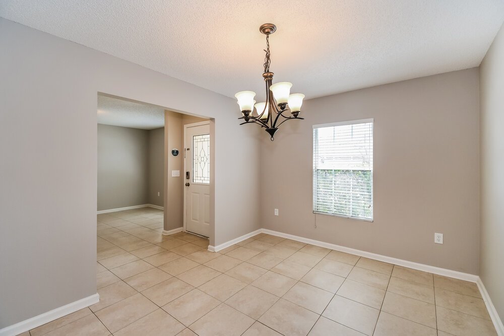 4-Bed Rental on 2625 Fox Creek photo 6
