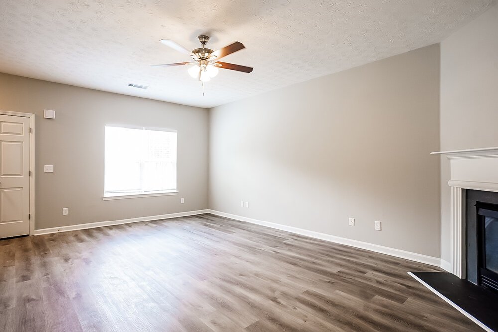 3-Bed Rental on 444 Village Bluff photo 6