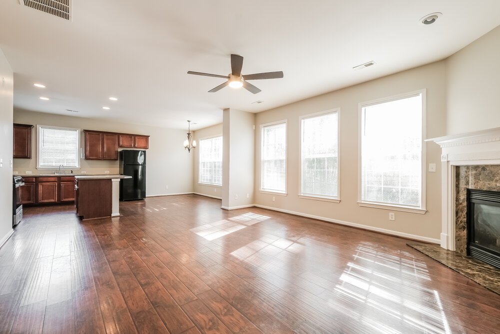 4-Bed Rental on 4616 Burnt Fork photo 6