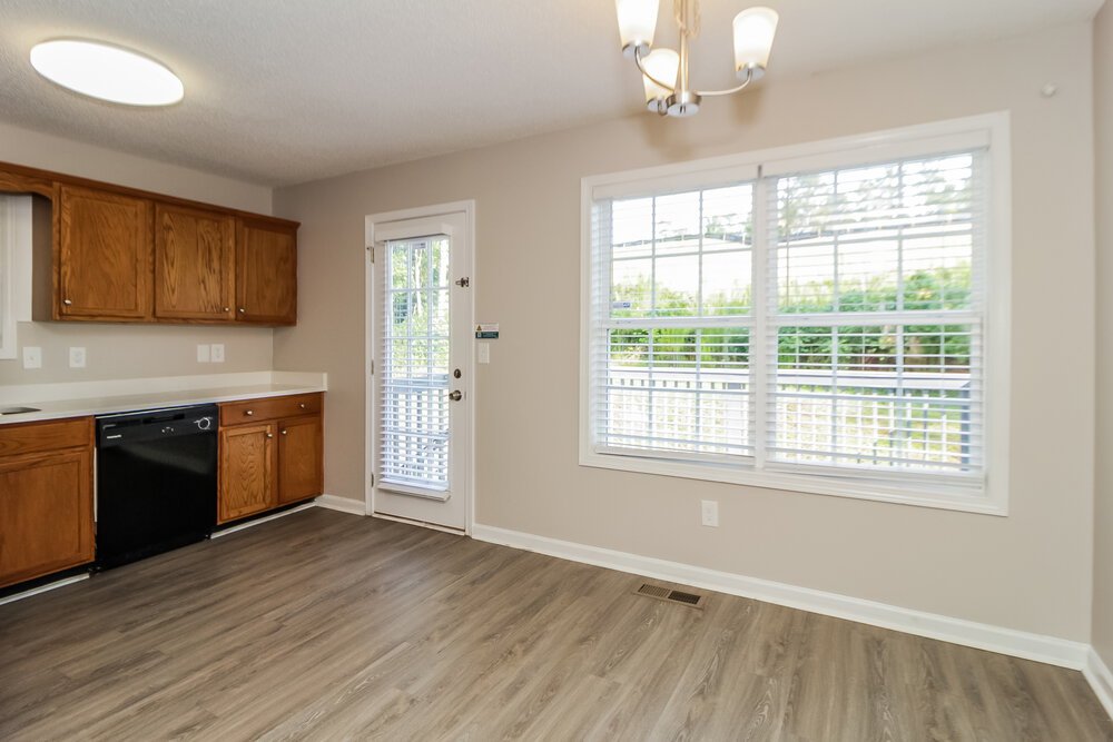 3-Bed Rental on 7336 Westwood Ln photo 6