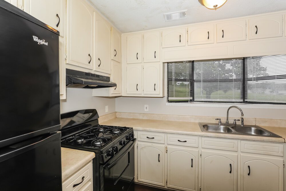 3-Bed Rental on 8194 Canyon Forge photo 6