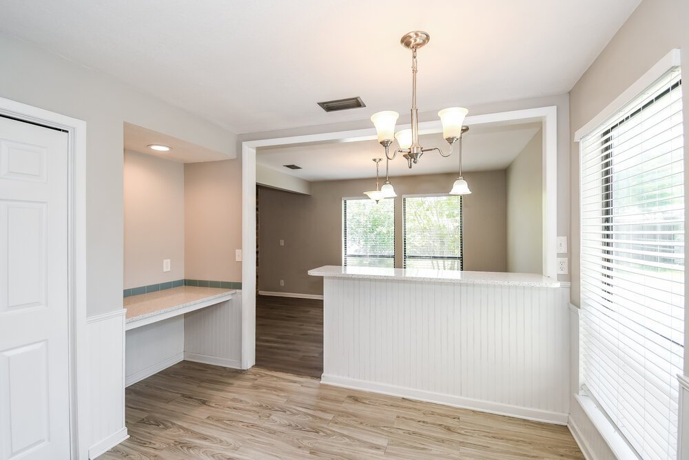 3-Bed Rental on 7152 Holiday Hill photo 7