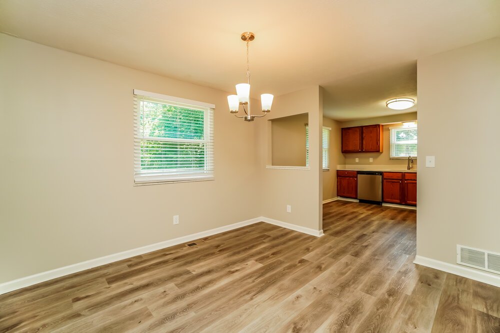 4-Bed Rental on 8437 Papillon Ave photo 7
