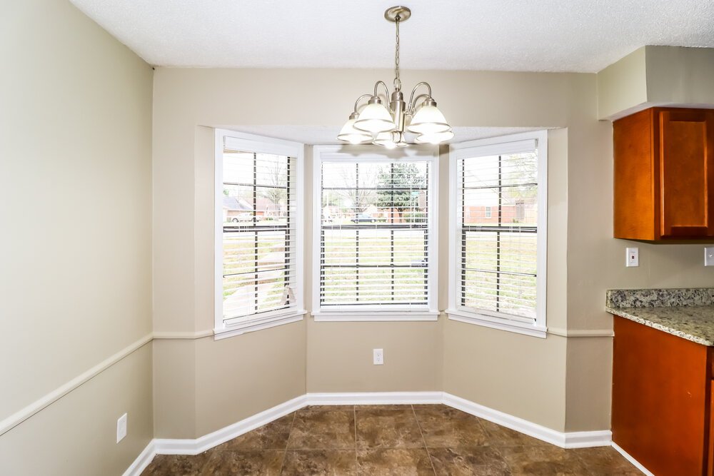 5-Bed Rental on 4784 Ross Rd photo 7