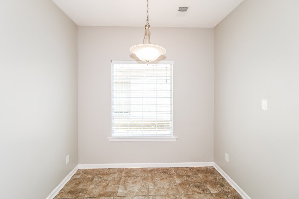 3-Bed Rental on 10093 Woodland Hills photo 7