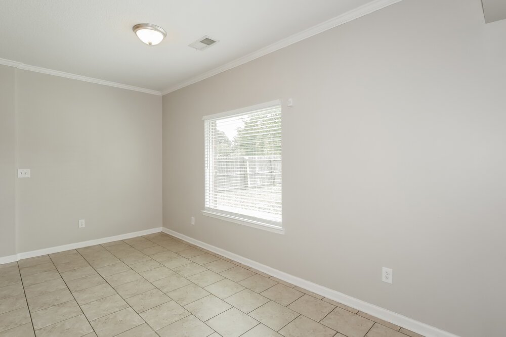 5-Bed Rental on 170 Misty Fields photo 7