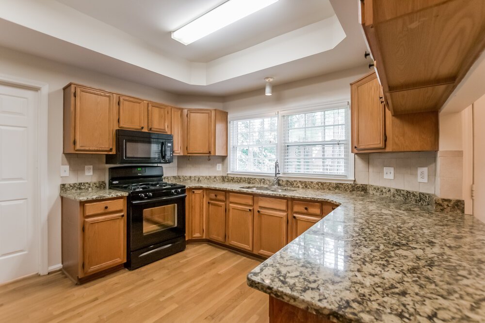3-Bed Rental on 4118 Huntcliff Dr photo 7