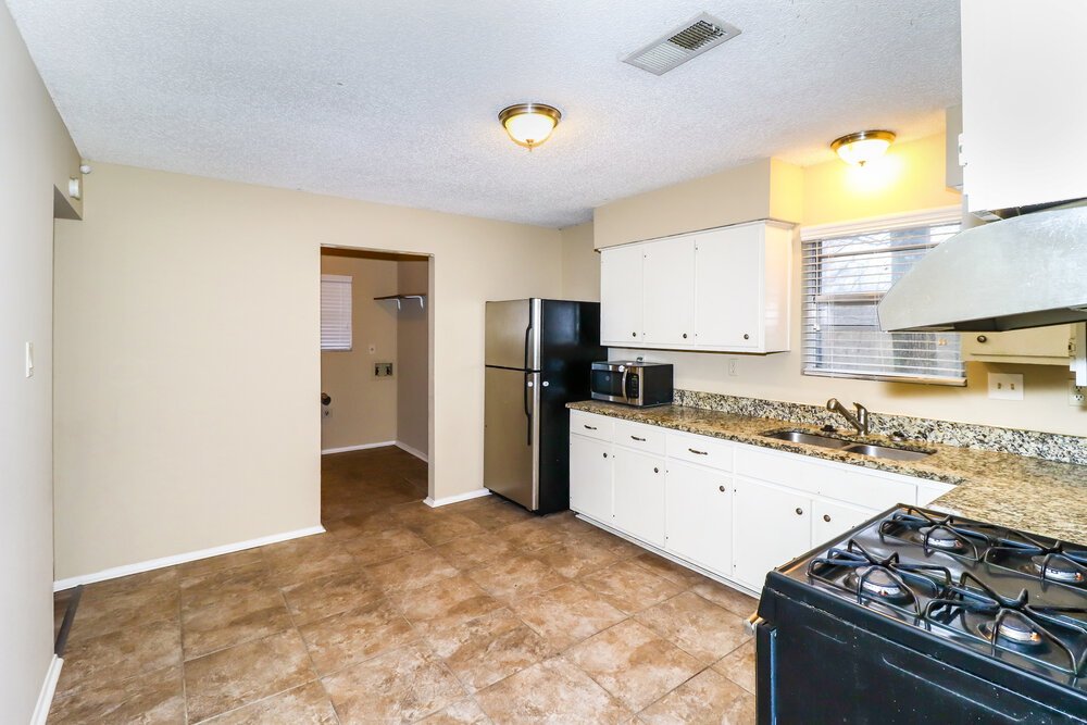 4-Bed Rental on 9091 S Wilderwood photo 7