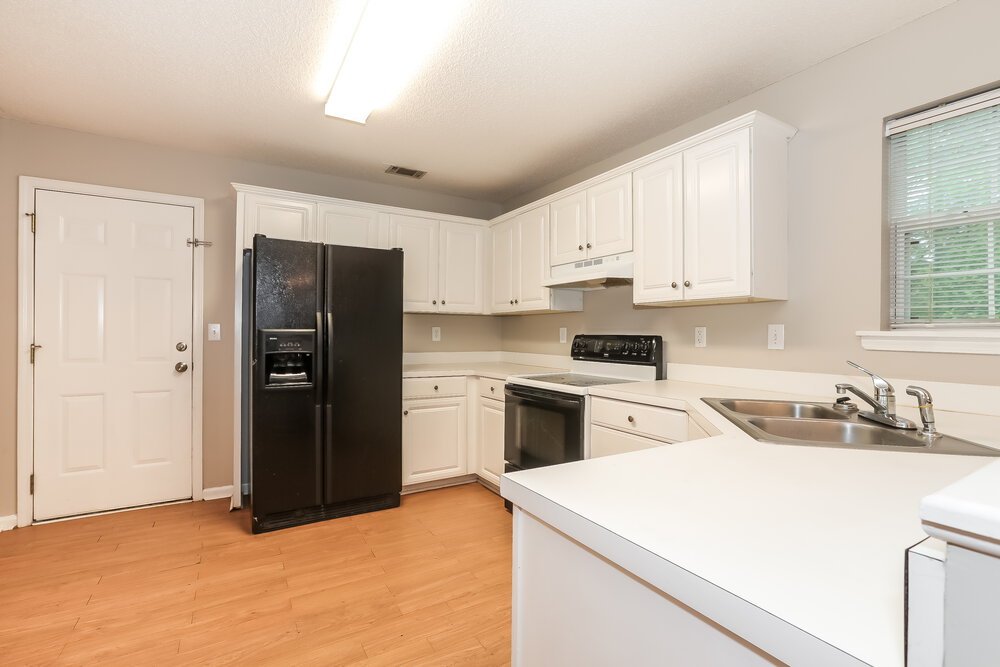 3-Bed Rental on 774 Fernstone Trail photo 7
