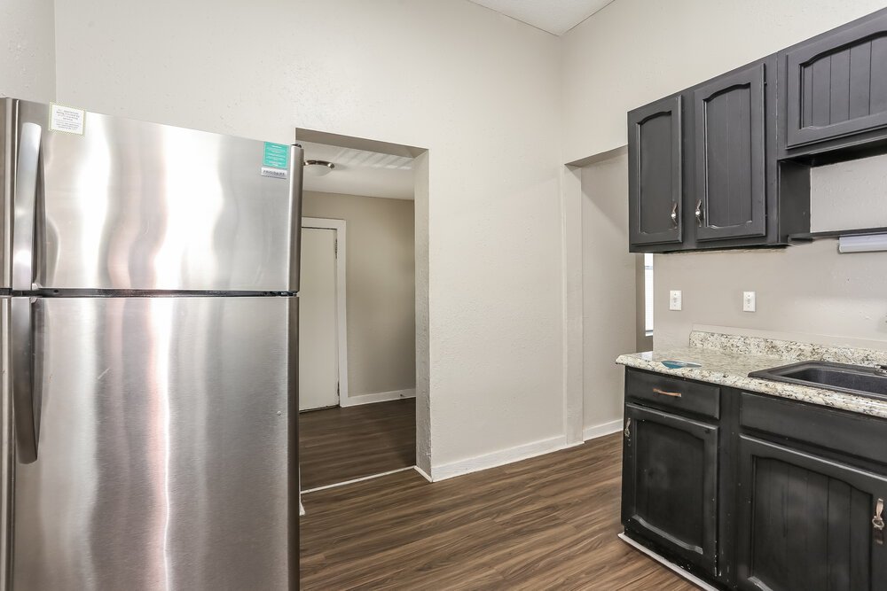 4-Bed Rental on 2839 Spring Park photo 7