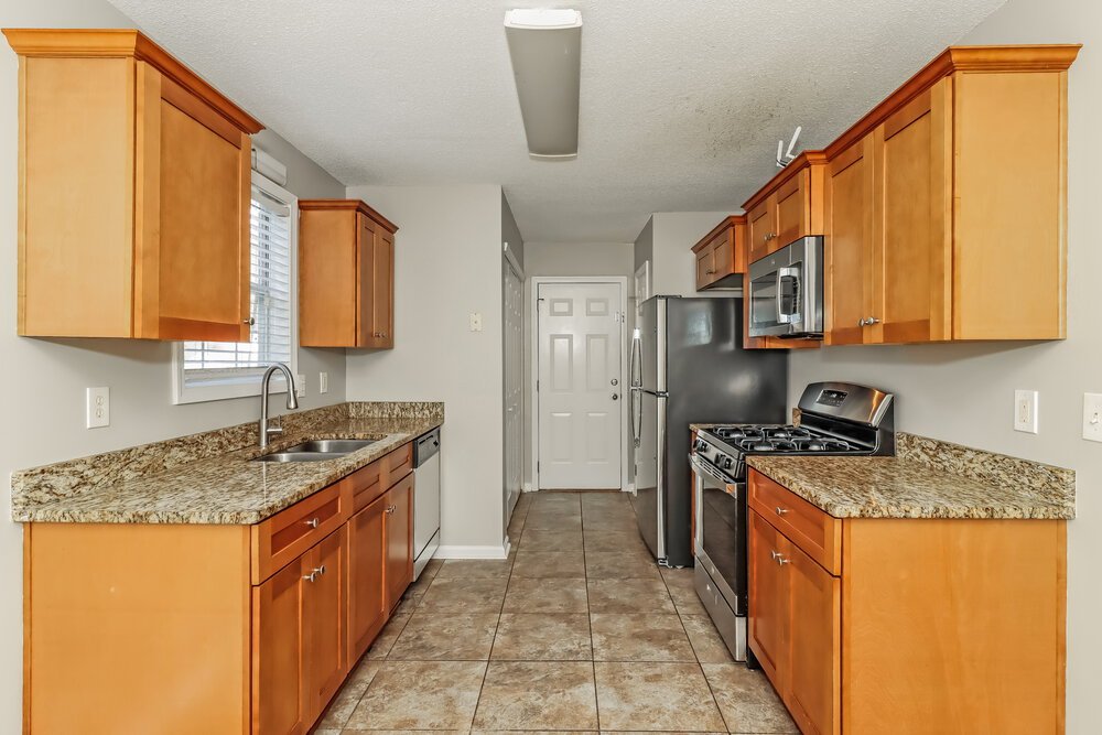 3-Bed Rental on 702 Shoal Circle photo 7