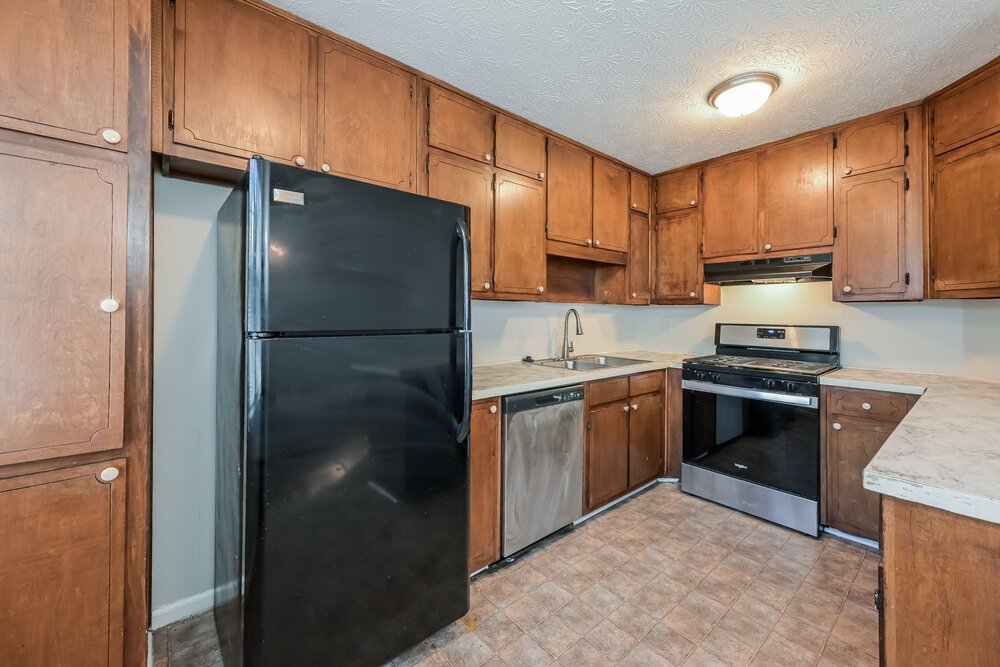 3-Bed Rental on 2314 Hampton Drive photo 7