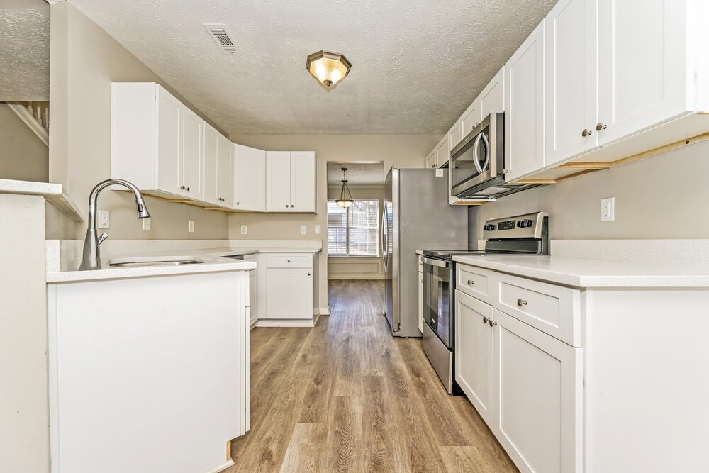 4-Bed Rental on 654 Highpoint Way photo 7