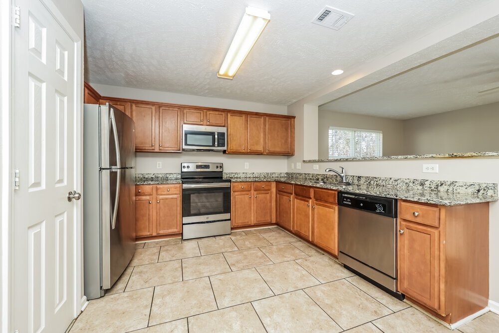 3-Bed Rental on 118 David Bolin photo 7