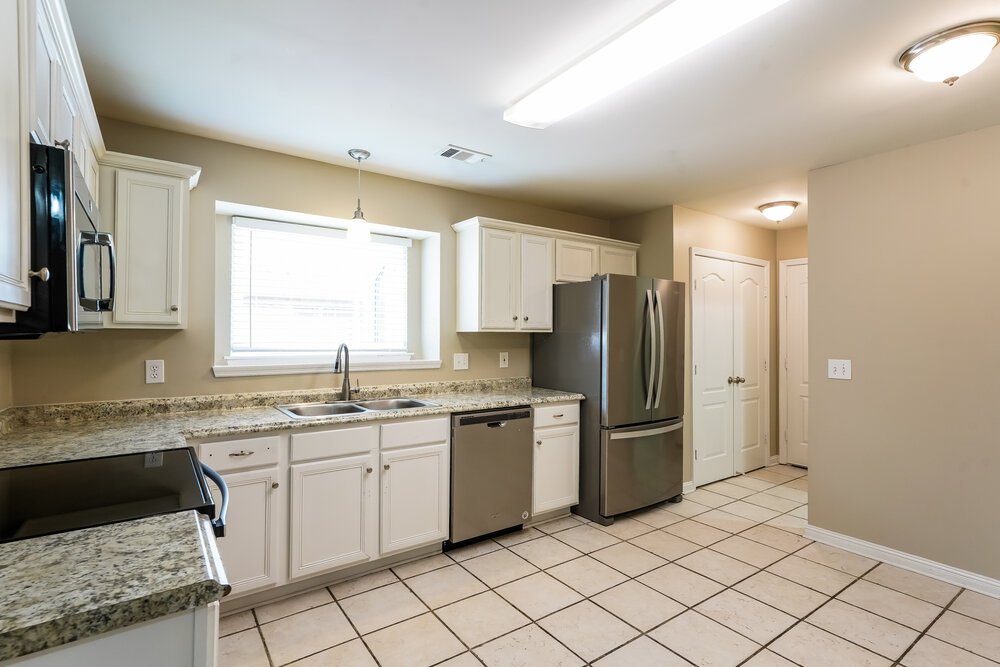 3-Bed Rental on 5033 Singing Hills photo 7
