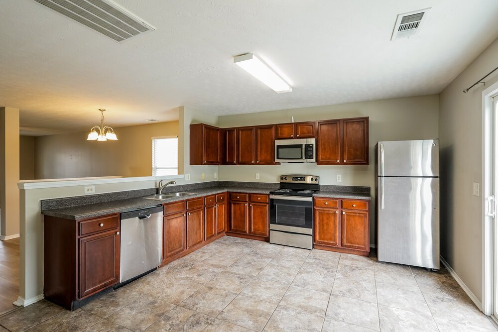 4-Bed Rental on 2893 Creekbend Dr photo 7