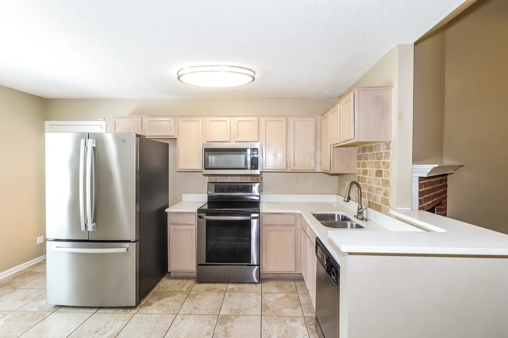 3-Bed Rental on 7091 Ireland Dr photo 7