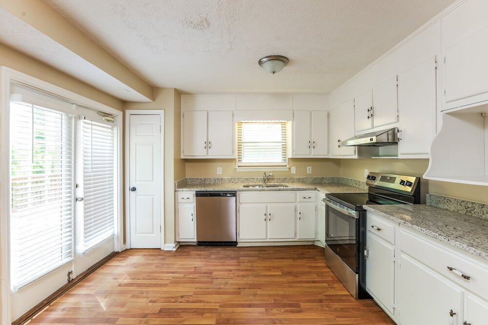 3-Bed Rental on 4110 Oak Stone photo 7