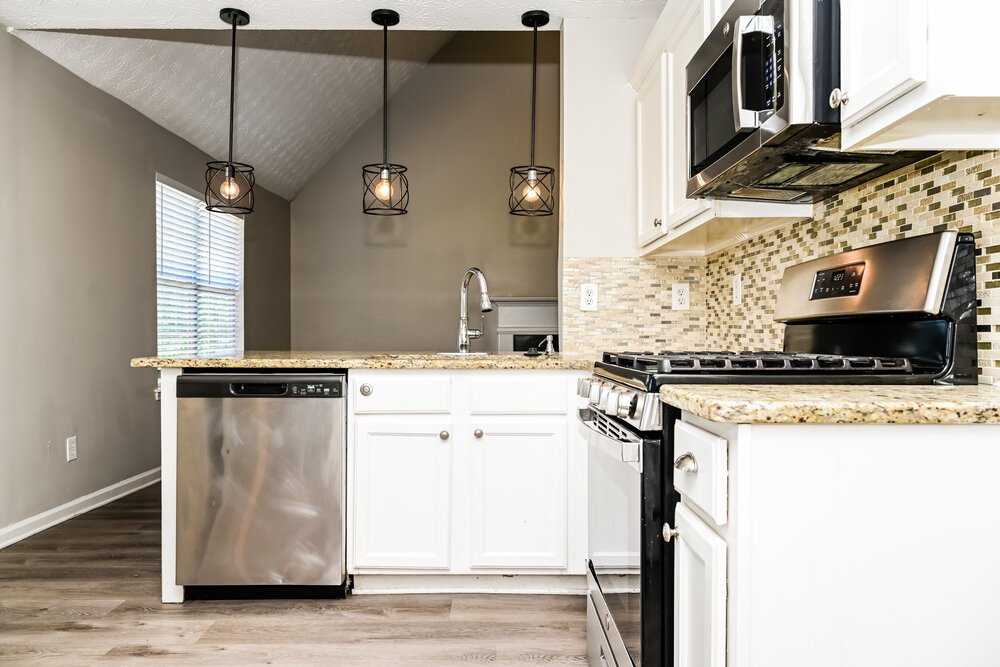 5-Bed Rental on 204 Biltmore Way photo 7