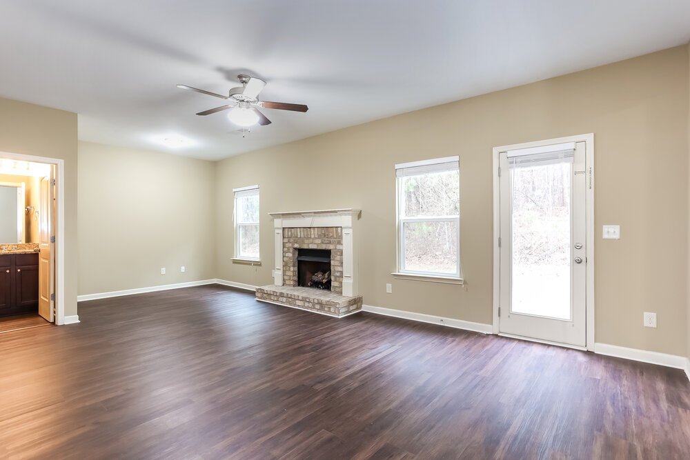 4-Bed Rental on 118 Crescent Woode photo 7