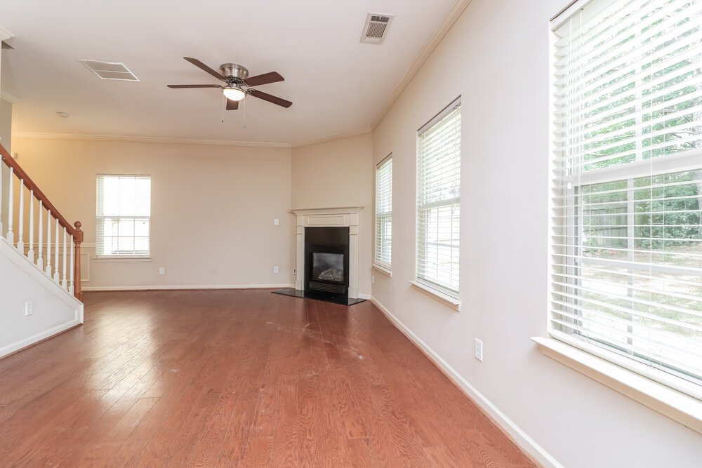 4-Bed Rental on 5013 Amethyst Dr photo 7