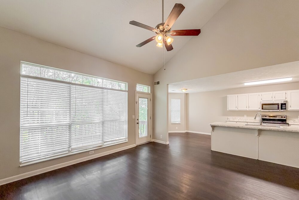 4-Bed Rental on 3134 Creekview Ln photo 7