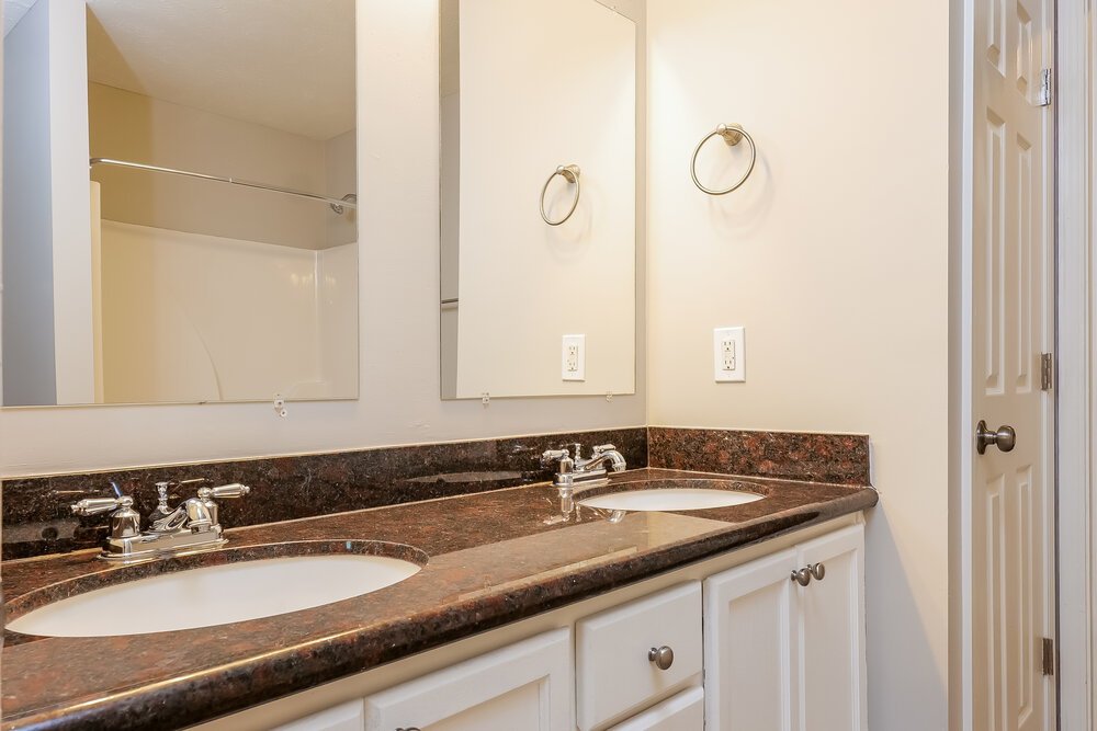 3-Bed Rental on 1008 Tom Hailey photo 7